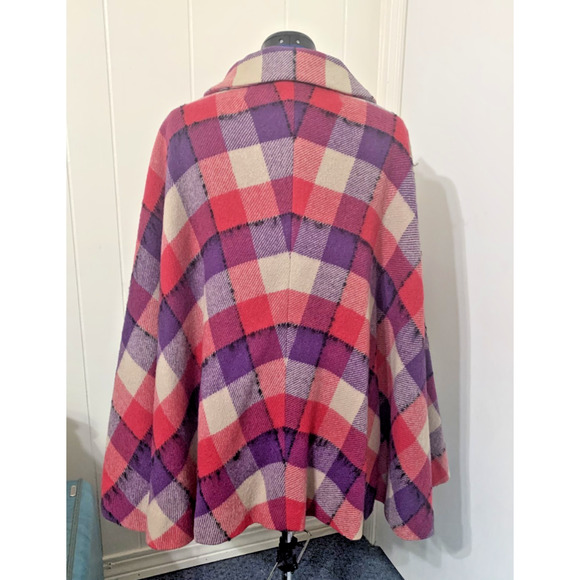 Vintage Plaid Pink Purple Wool Blend One Size Big Buttons Poncho Cape Holidays - Picture 3 of 8